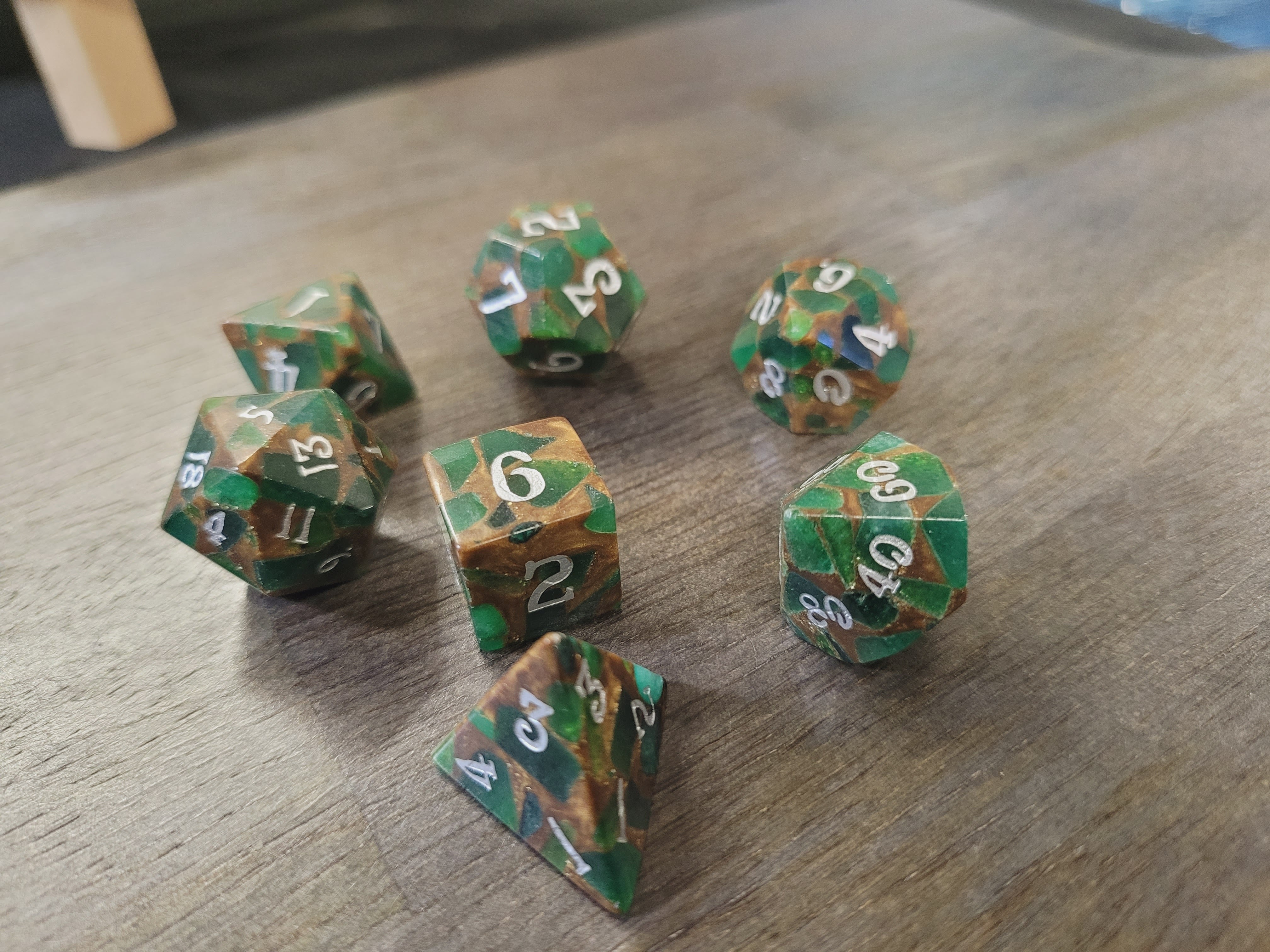 Gold Foil Green Mosaic Level Up Dice Aus Gold Foil Green Mosaic Level Up Dice Aus