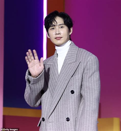 Squid Game Star Park Sung Hoon Comes Under Fire Over Pornographic Post Squid Game Star Park Sung Hoon Comes Under Fire Over Pornographic Post