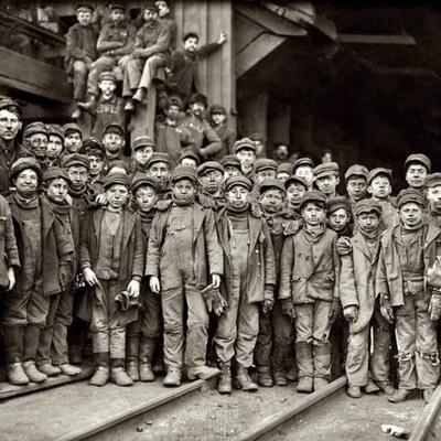 The Pennsylvania Coal Company Mining Crew In 1910 R Damnthatsinteresting The Pennsylvania Coal Company Mining Crew In 1910 R Damnthatsinteresting